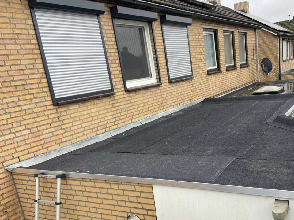 Boeidelen laten plaatsen