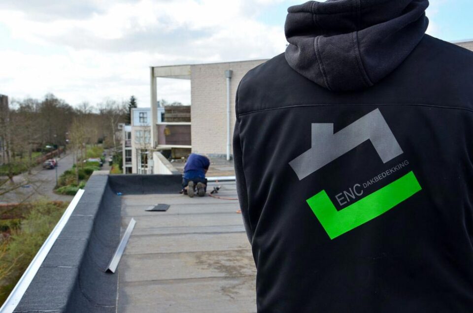 Hero Ervaren dakdekker voor platte en hellende daken ENC Dakbedekking